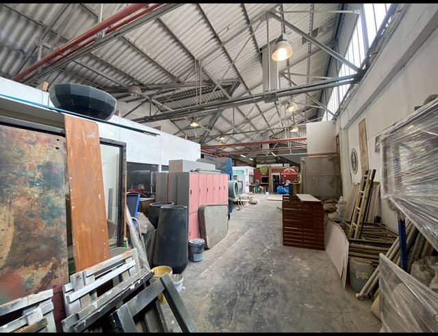 900M² WAREHOUSE TO LET IN PAARDEN EILAND